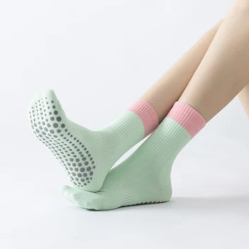 Новые двухцветные носки для йоги с прострочкой, нескользящие носки для фитнеса, дышащие от пота, универсальные Для четырех сезонов